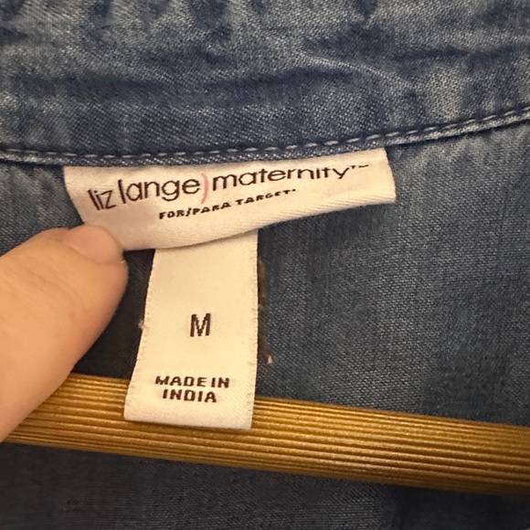 Liz Lange Maternity Chambray Shirt Denim Blue Long Sleeve Top - Picture 2 of 7